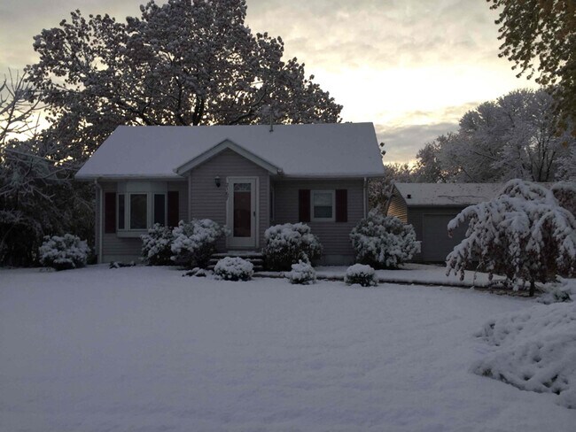 Foto del edificio - 2167 Hilltop Dr