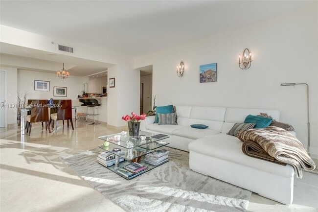 Building Photo - 650 West Ave