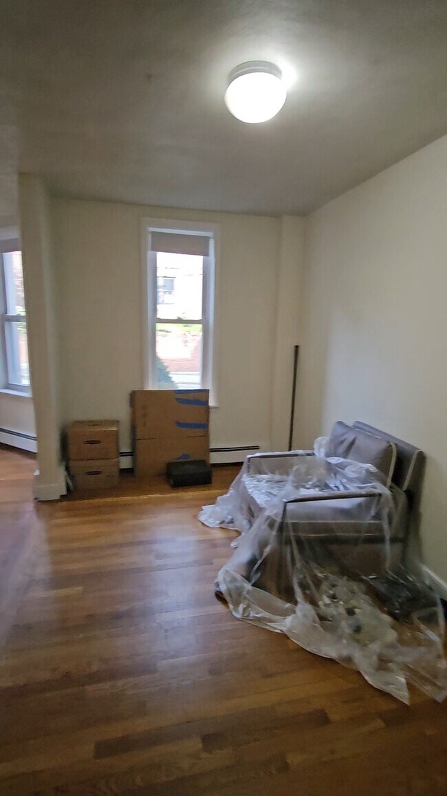 Building Photo - 318 Tappan St