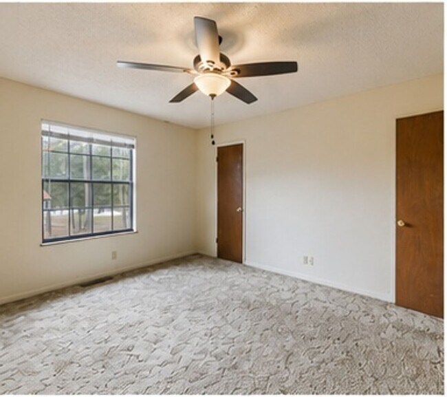 Building Photo - 4434 Dorothy Dr