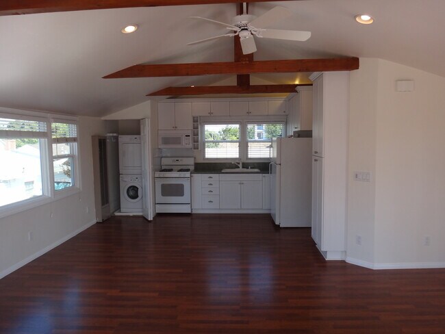 Foto del edificio - 631 S Clementine St