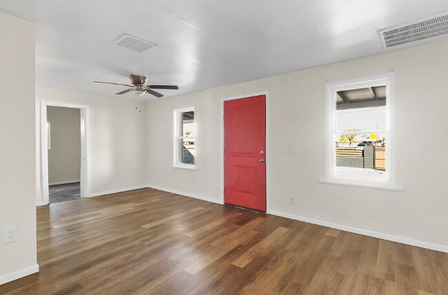 Building Photo - 1317 W Pima St