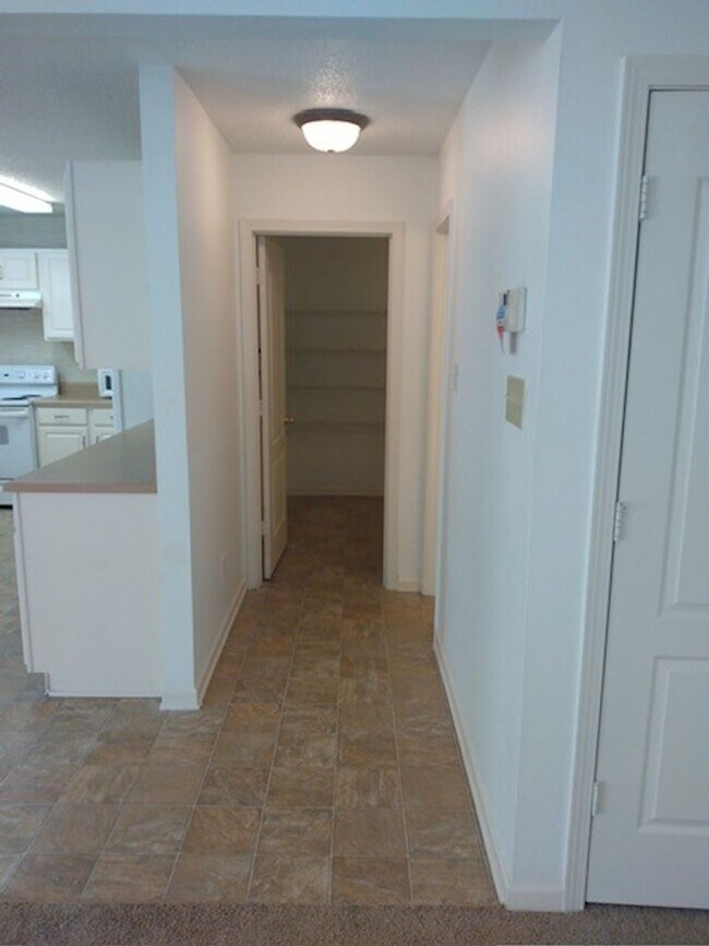 Foto del edificio - For Rent Beautiful 2-Story Home with 3 Bed...