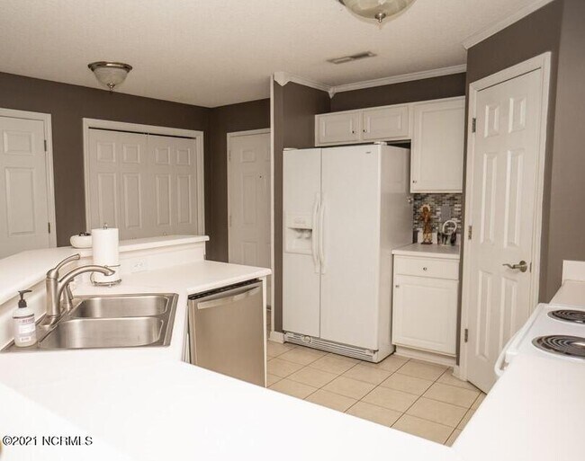 Foto del edificio - 5002 Hunters Trail