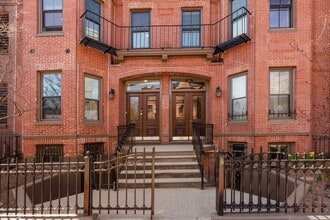 Building Photo - 232 W Newton St