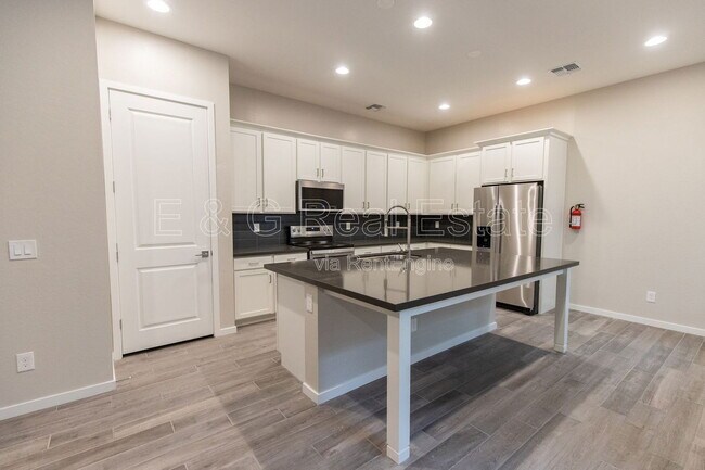 Foto del edificio - 901 S Smith Rd