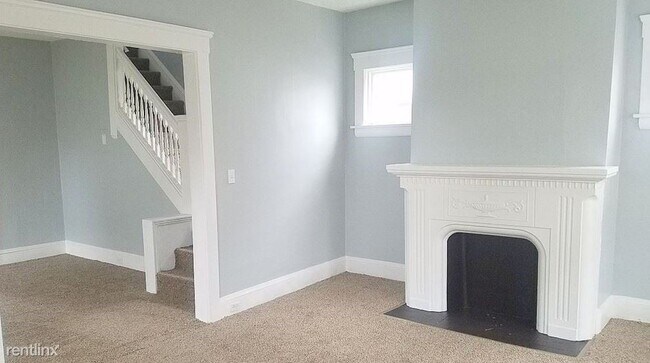 Foto del edificio - 3 br, 1 bath House - 7805 Myron Ave