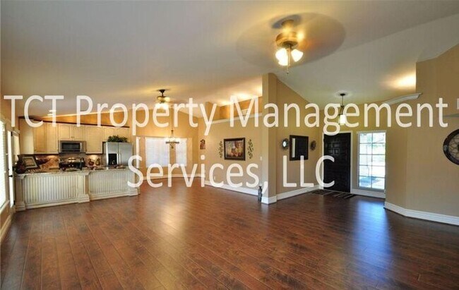 Building Photo - Beautiful 3 Bedroom Home In Scottsdale!