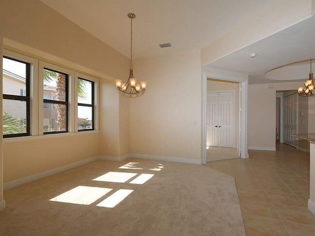 Foto del edificio - BEAUTIFUL 3-BEDROOM  WATERFRONT CONDO WITH BOAT SLIP AND HEATED POOL