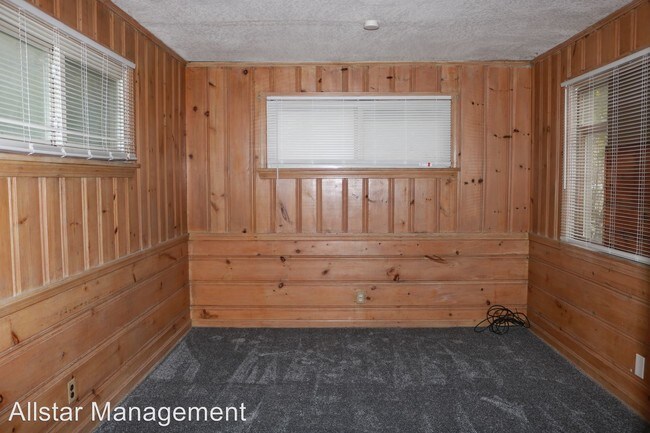 Building Photo - 18203 Highland Dr