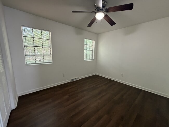 Building Photo - 112 Kimeran Ln