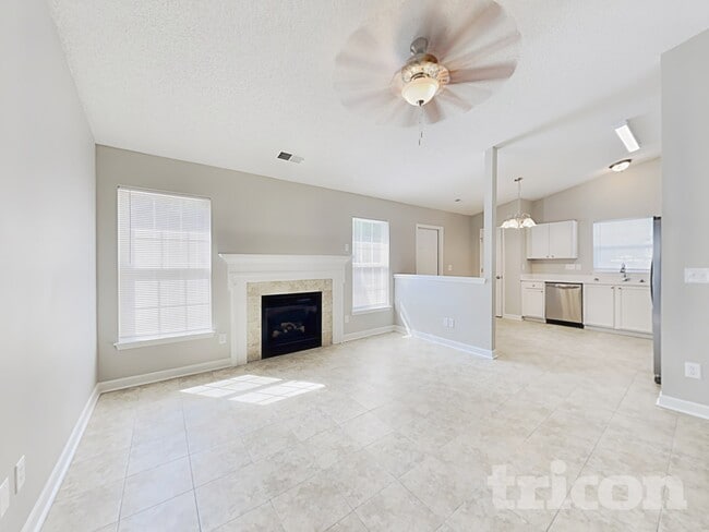 Building Photo - 882 Anchor Way NE