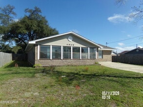 Building Photo - 6909 Winona St