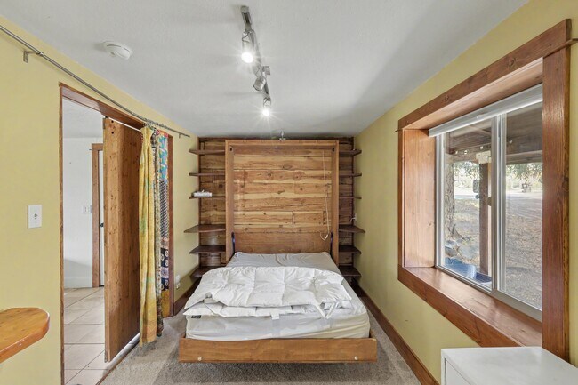 Foto del edificio - 358 S 8th St