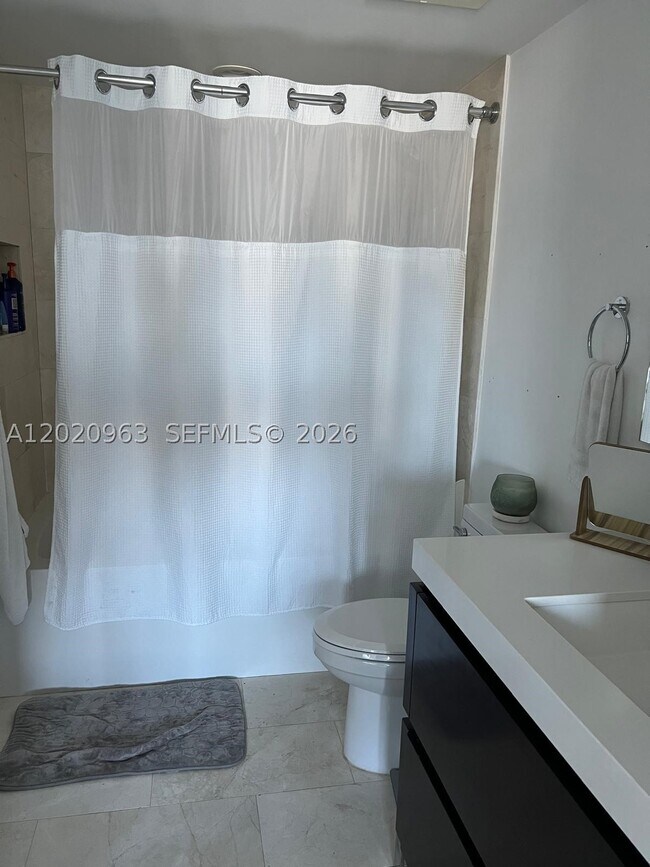 Foto del edificio - 185 SW 7th St