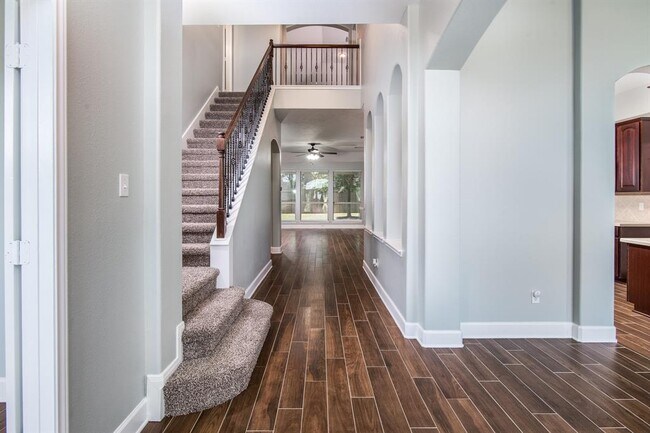 Foto del edificio - 16019 Portmanshire Ln