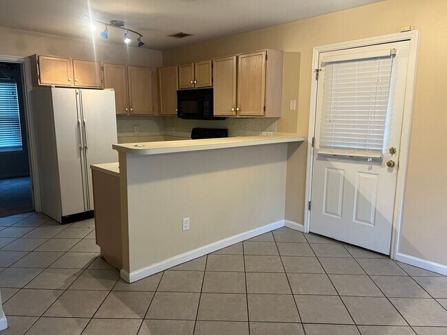 Foto del edificio - 2225 Timberwood Circle South