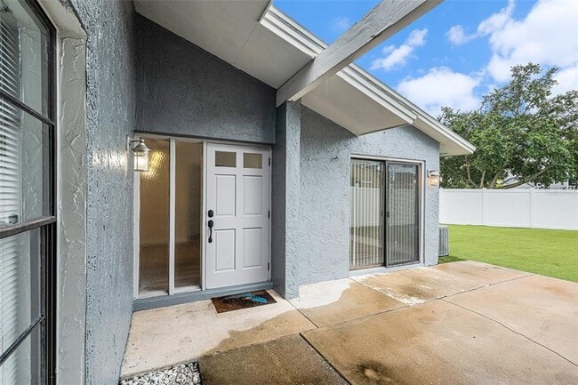 Building Photo - 10701 Crowngate Ln