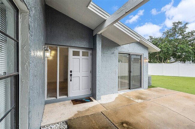 Foto del edificio - 10701 Crowngate Ln