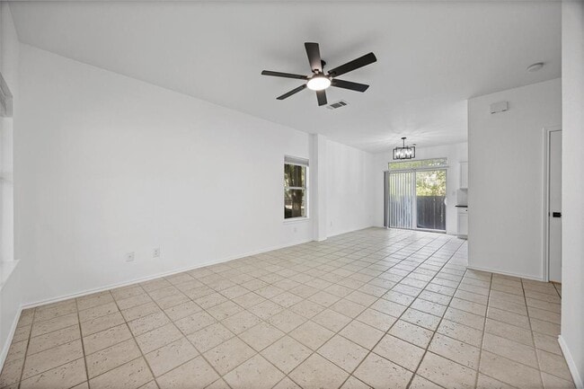 Foto del edificio - 4501 Whispering Valley Dr