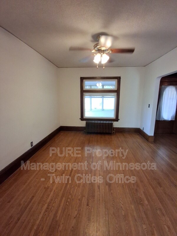 Building Photo - 730 Jenks Ave E