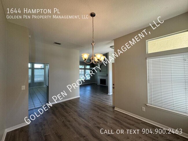 Foto del edificio - 1644 Hampton Pl
