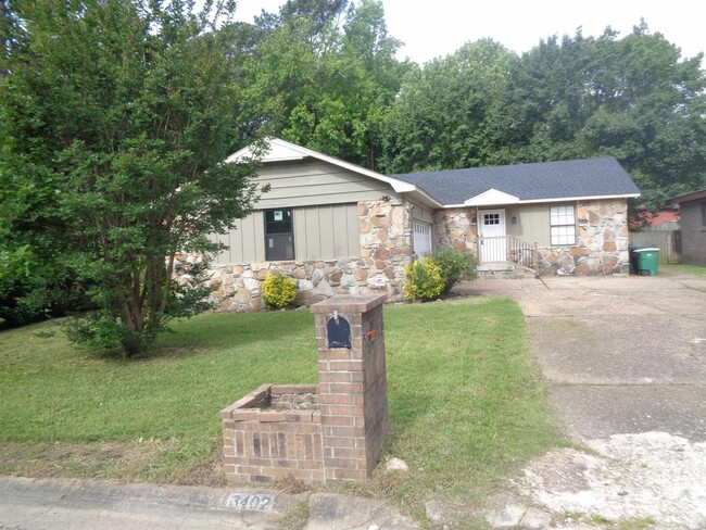 Building Photo - 3402 Lehigh Dr