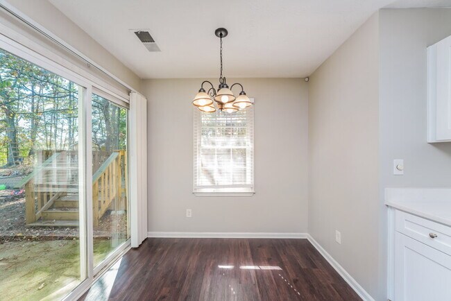 Foto del edificio - 1589 Cherry Hill Rd SW