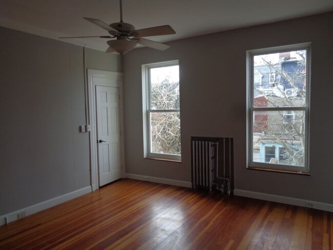 Photo - 713 W 33rd St Apartment