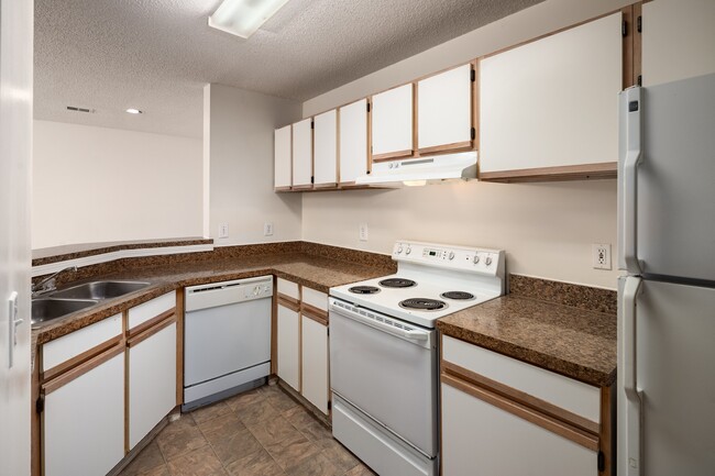 Building Photo - Wesley Hampstead Apartments at Lithia Springs