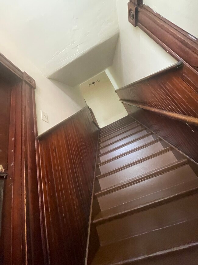 Foto del edificio - 705 Rubel Ave