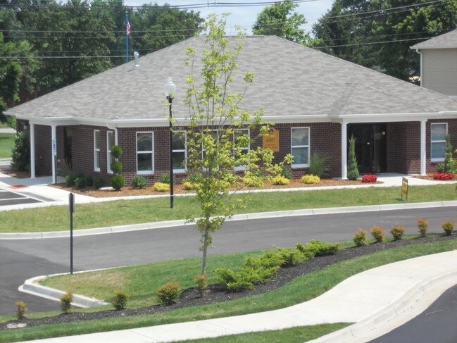 Building Photo - 6803 W Pages Ln