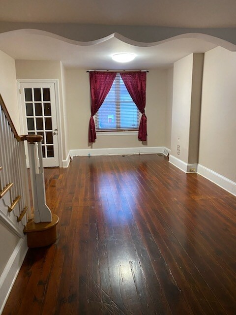 Foto del edificio - 1914 E Hazzard St