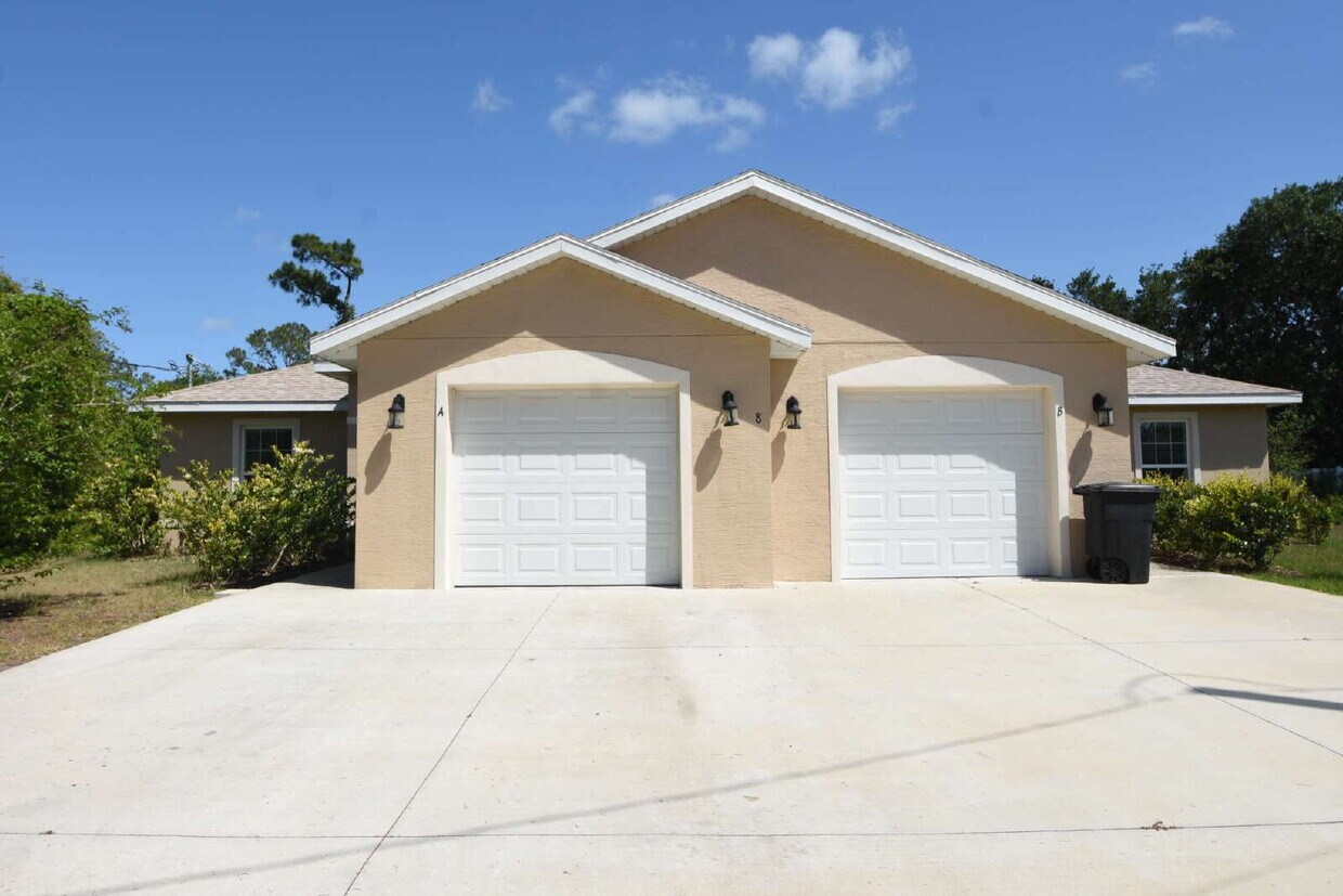 Primary Photo - "Spacious 3-Bedroom Duplex Retreat in Palm...