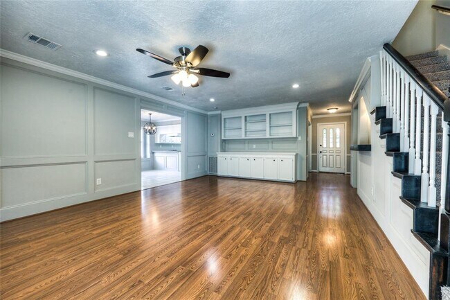 Building Photo - 1006 Rennie Dr
