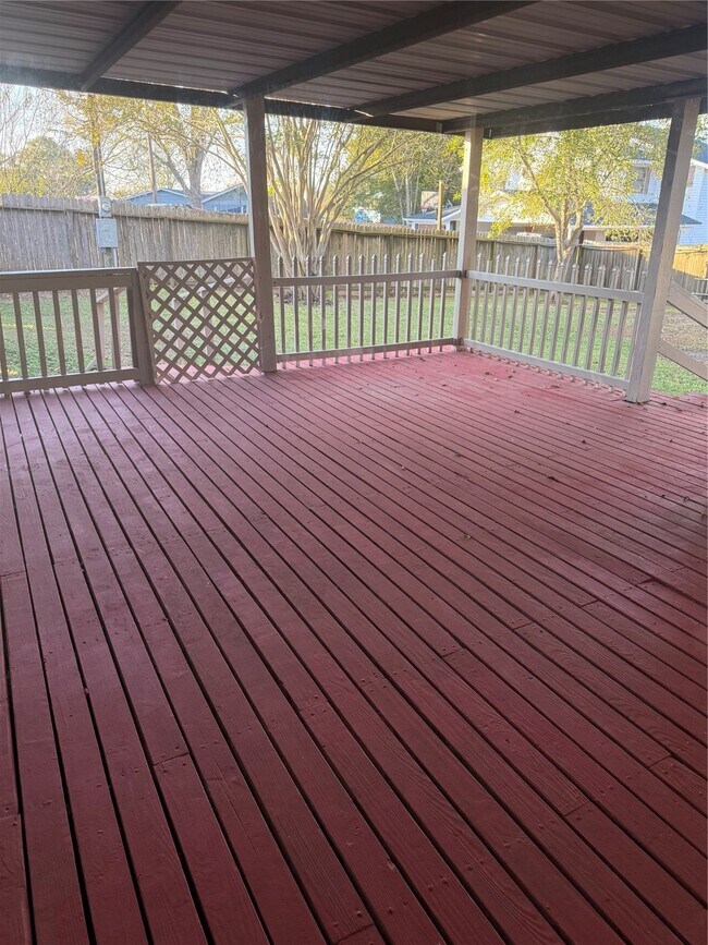 Foto del edificio - 10 Southwood Shores Dr