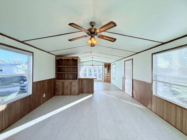 Foto del edificio - 52335 Harrisburg Ln