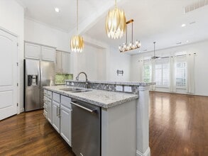 Building Photo - 6109 Stillman St