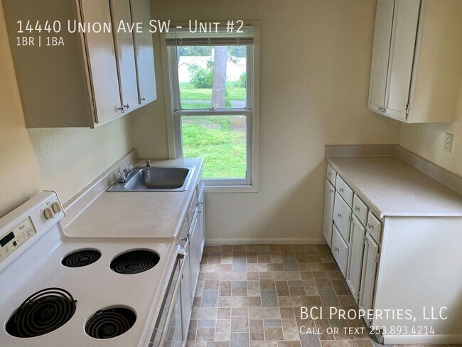 Building Photo - Spacious one bedroom home close to JBLM