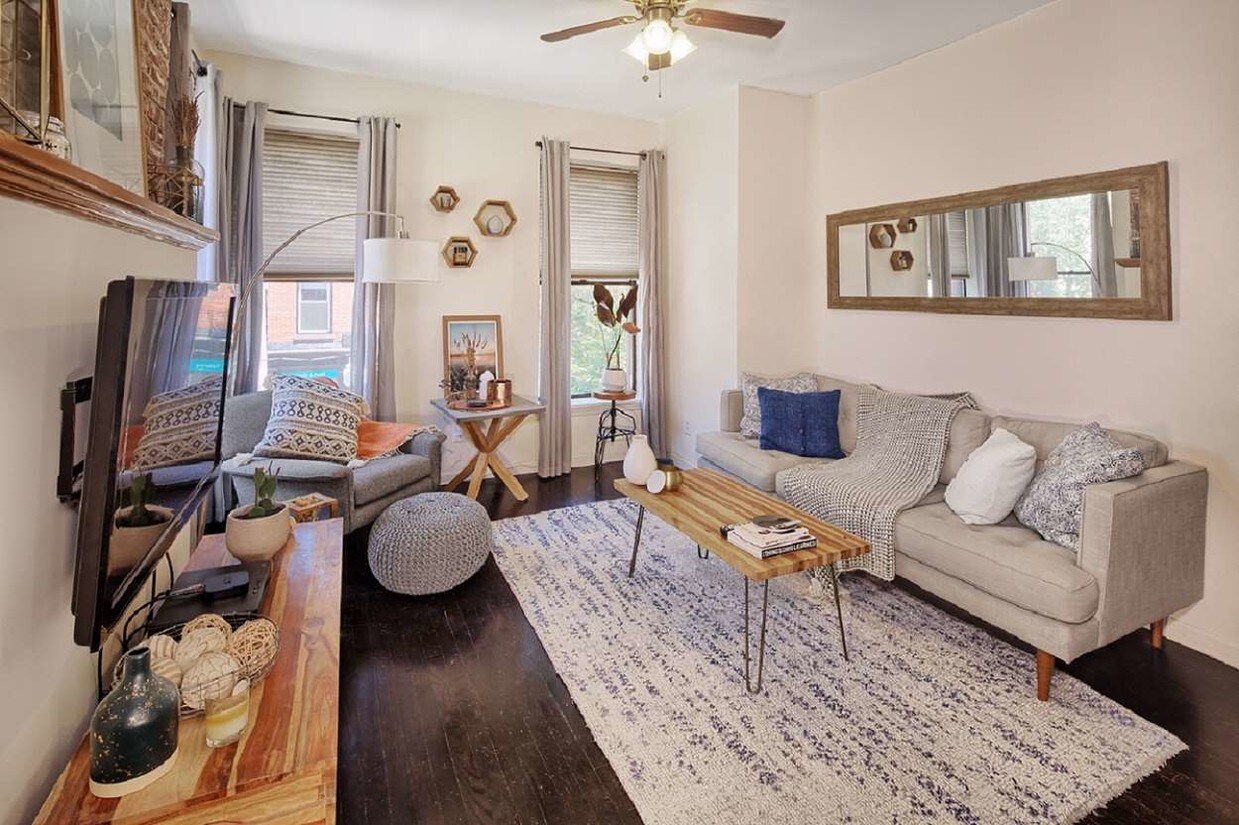 Foto principal - 565 1st St