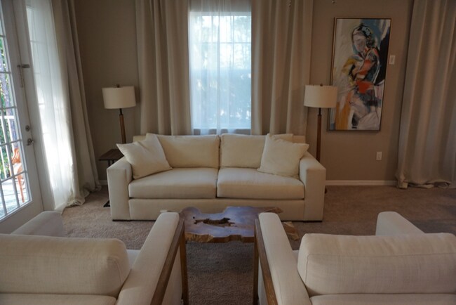 Building Photo - 1020 Peggy Cir