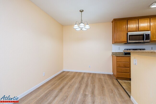 Building Photo - Berryessa Condo | A/C | Private Outdoor Space