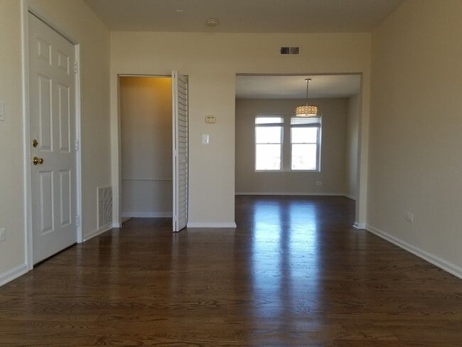 Foto del edificio - 1501 N Kolin Ave