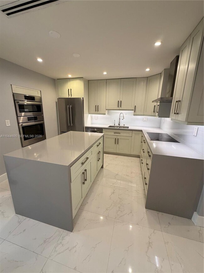 Building Photo - 10330 SW 51st St