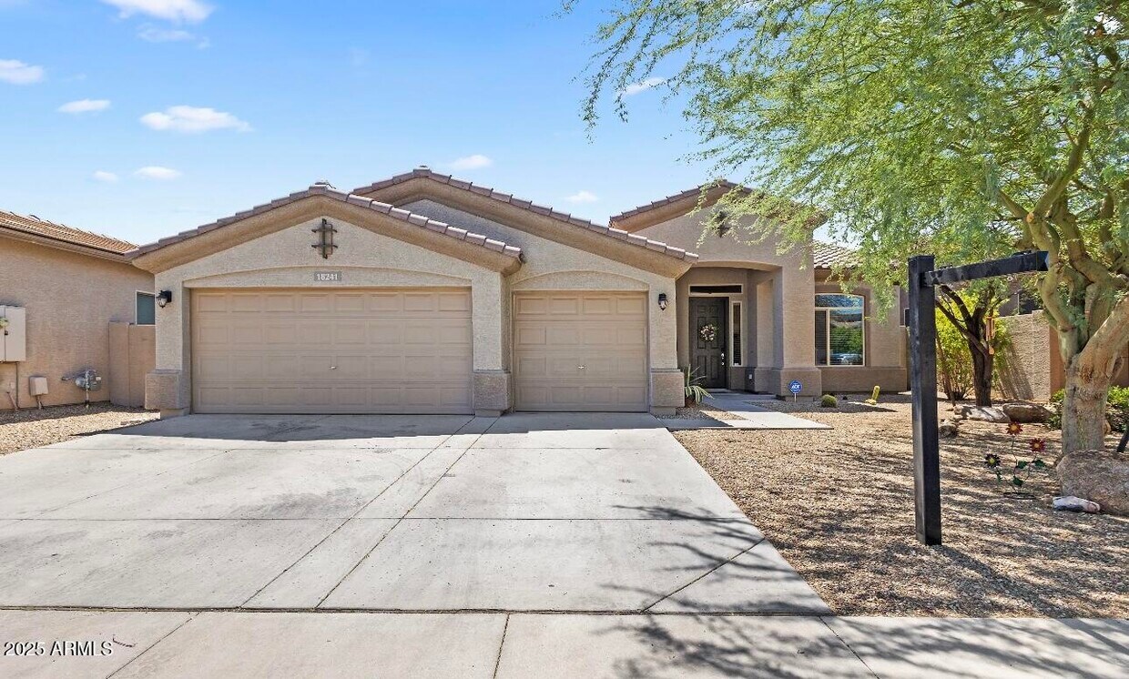 Foto principal - 18241 W Young St