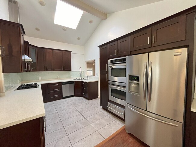 Building Photo - 3 Bed 2 Bath In La Mesa For Rent! *$500.00...