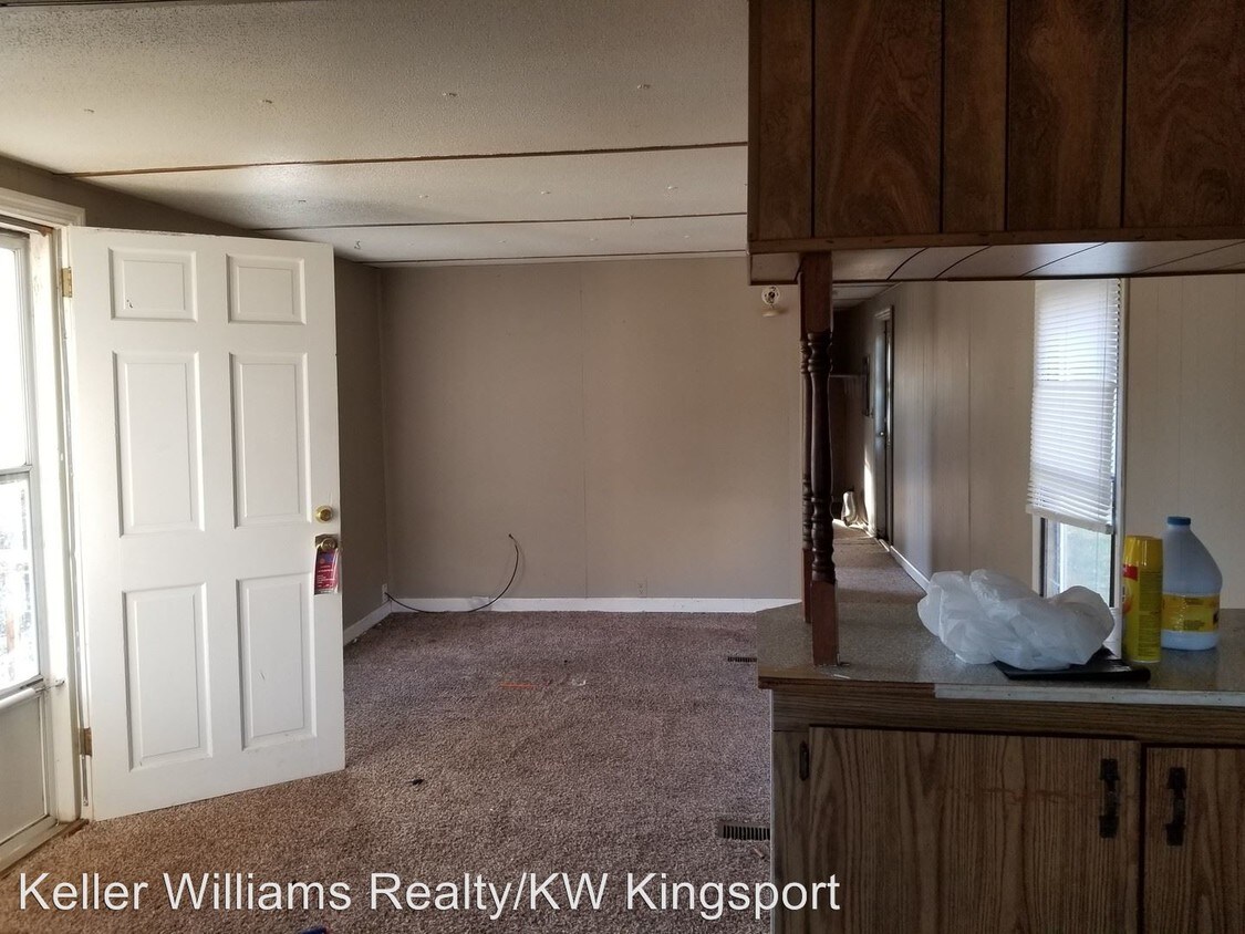 Building Photo - 2 br, 1 bath House - 618 Peach Orchard Dr