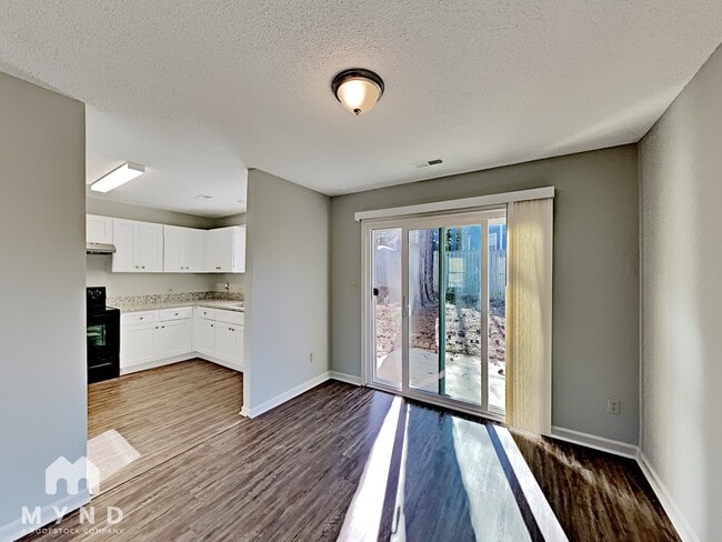 Building Photo - 5 Thensia Ct