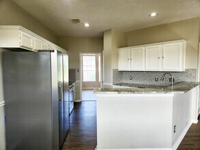 Building Photo - 2412 N Mission Cir
