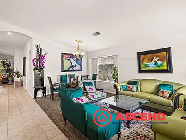 Foto del edificio - Stunning 4 Bedroom Home Off Brimhall Rd!